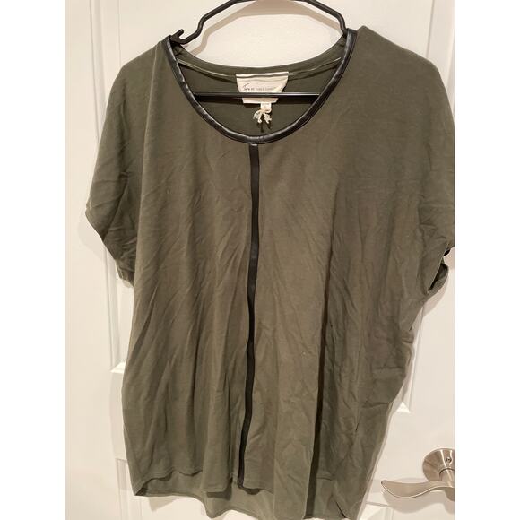 Two by Vince Camuto olive green shirt faux leather accents large - Picture 4 of 5
